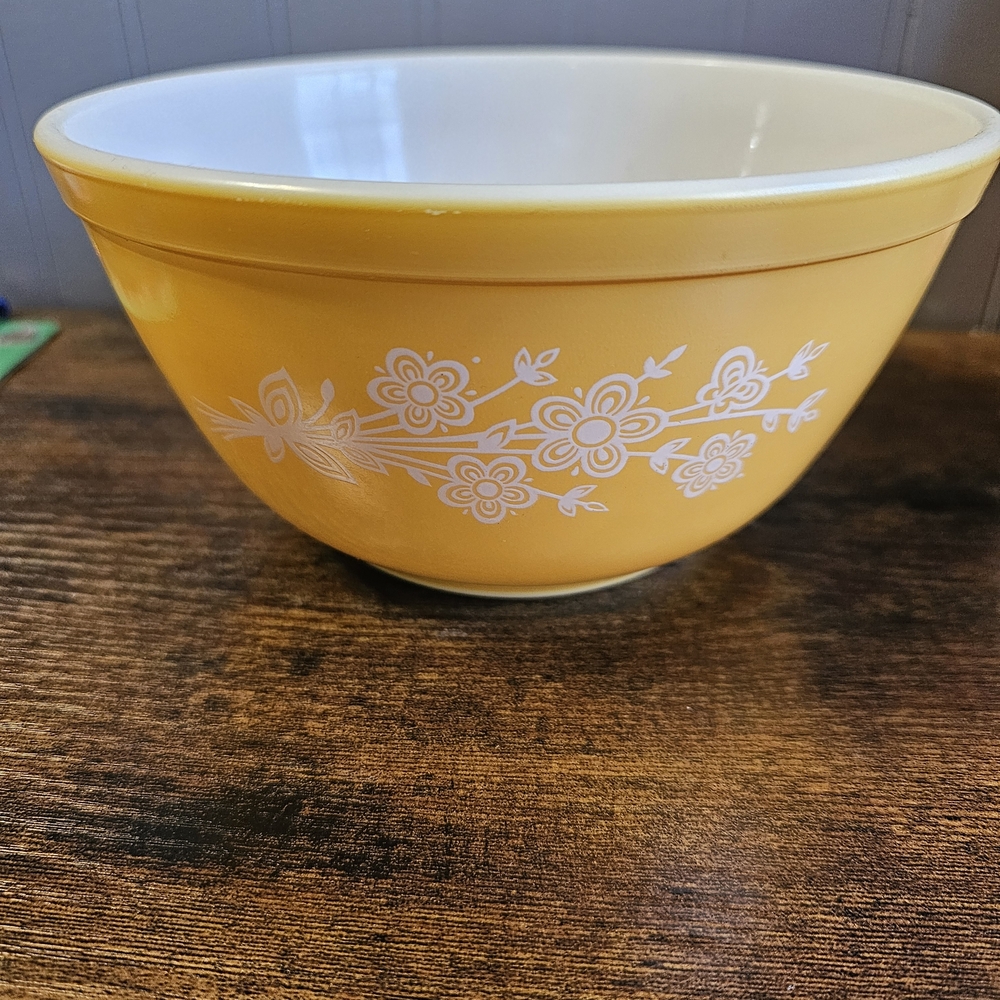 Butterfly Gold Pyrex Bowl